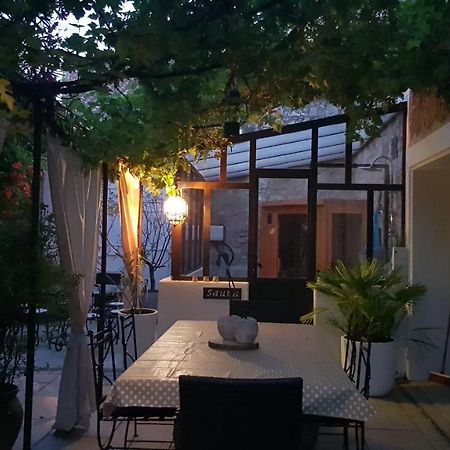 La Demeure Du Pressoir Bed & Breakfast Cuxac-d'Aude Exterior photo
